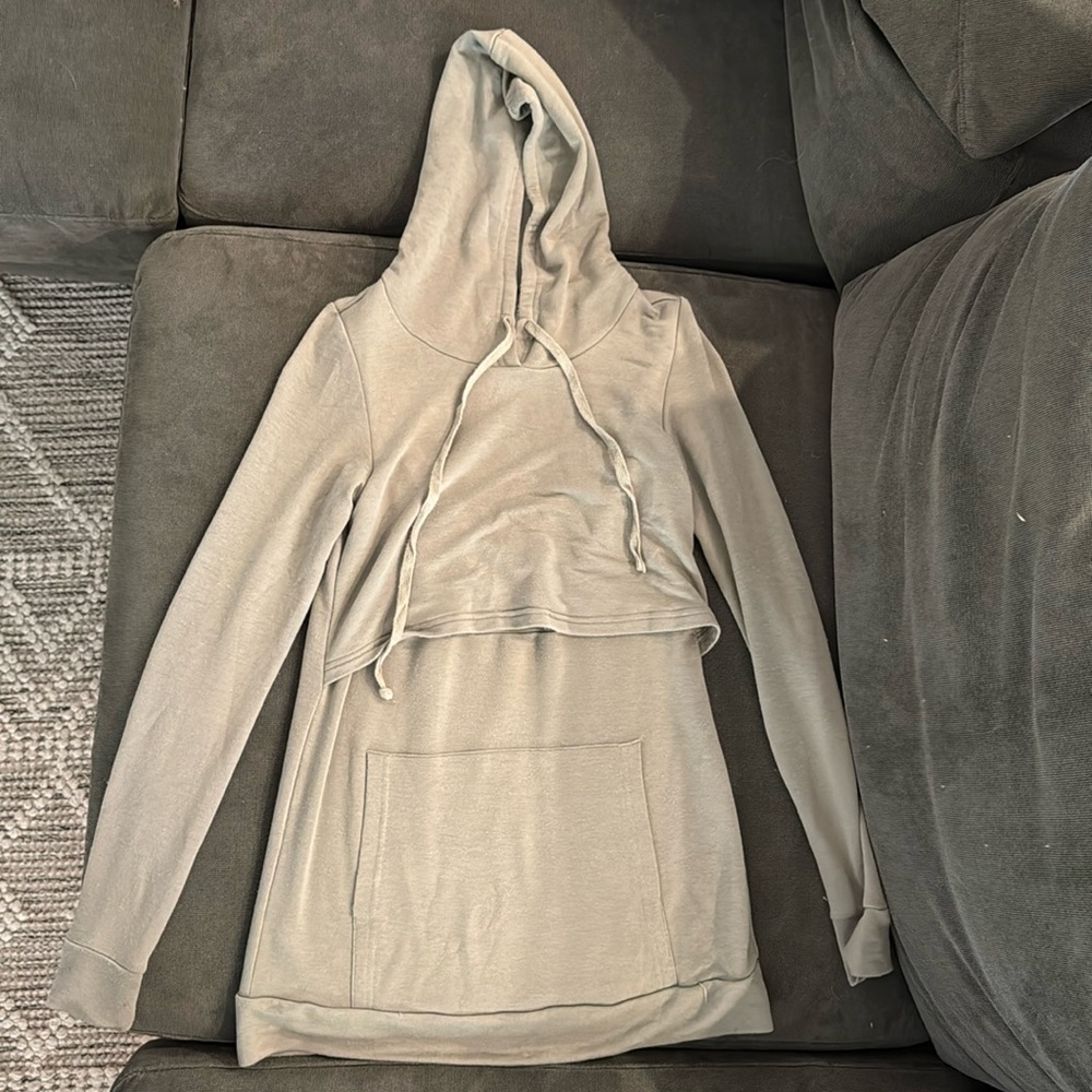 Latched mama nursing hoodie xs